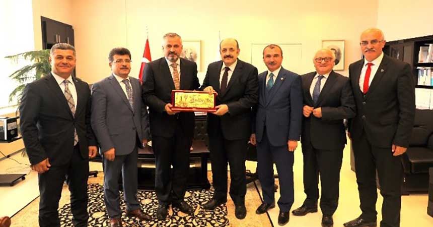 Kılıç'tan Eczacılık Fakültesi teşekkürü Kılıç'tan Eczacılık Fakültesi teşekkürü