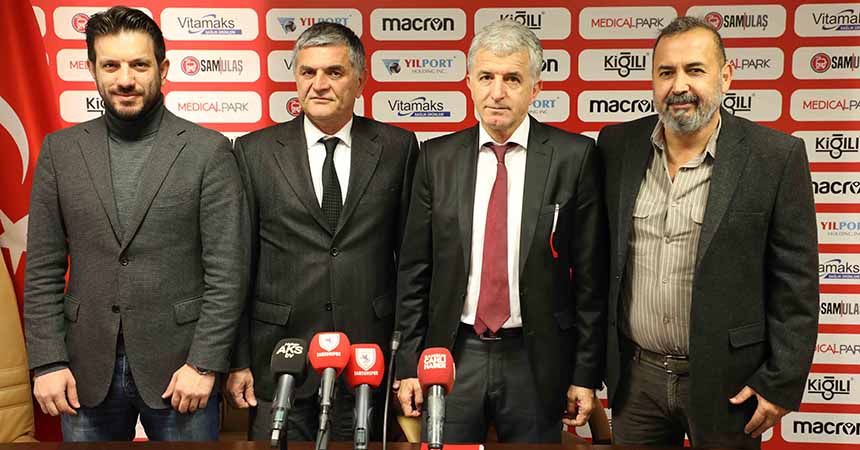 Yücel Uyar imzayı attı Yücel Uyar imzayı attı