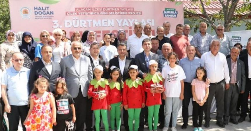 Dürtmen Dağı'nda Çilek Şenliği