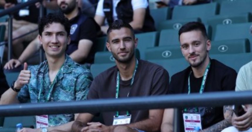Yeni Transferler Tribünde