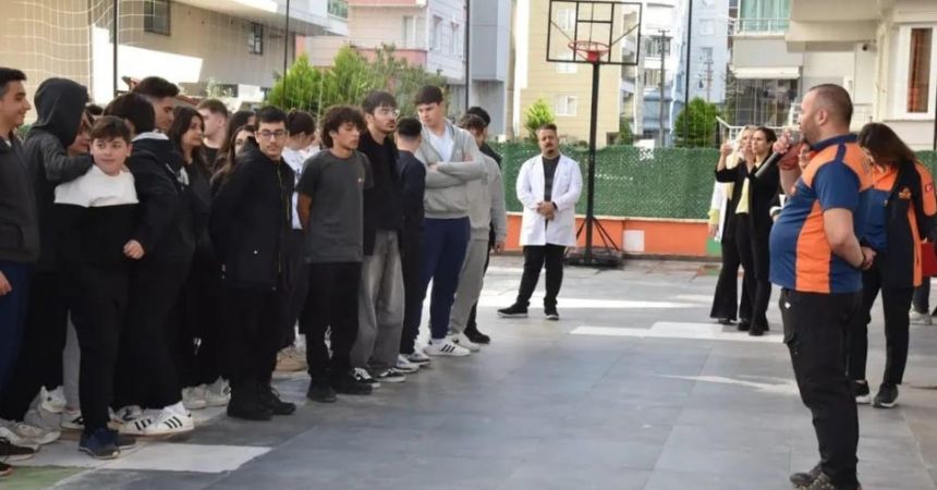 Öğrencilere Afet Eğitimi