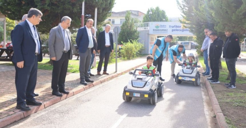 Miniklere Trafik Bilinci Aşılanıyor