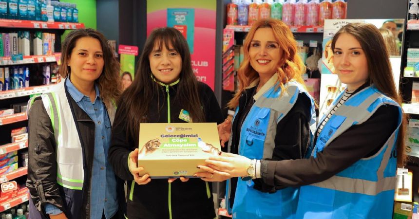 Esnafa Sıfır Atık Kiti Dağıtıldı Esnafa Sıfır Atık Kiti Dağıtıldı