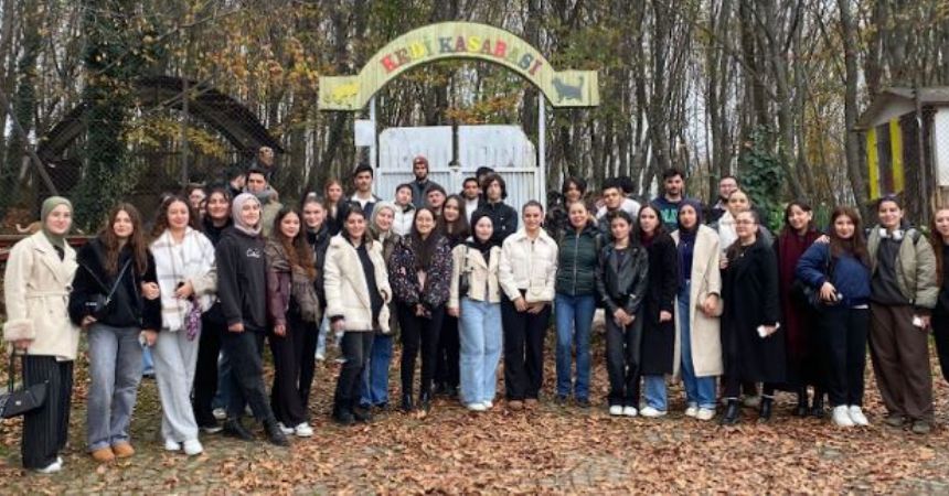 OMÜ'lü Öğrencilerden Hayvanlara Mama Yardımı