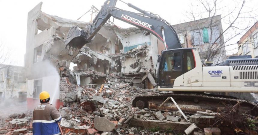 Depreme Dayanıksız 741 Bina Yıkılıyor Depreme Dayanıksız 741 Bina Yıkılıyor