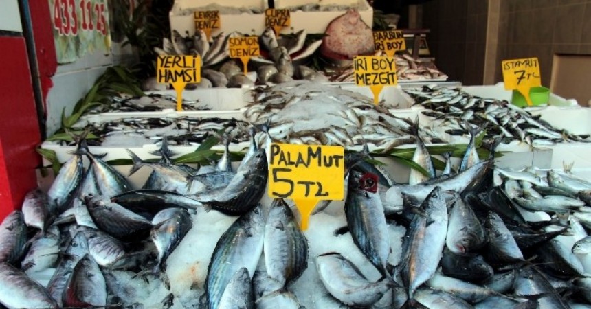 Kurban, balık satışlarını yavaşlattı Kurban, balık satışlarını yavaşlattı