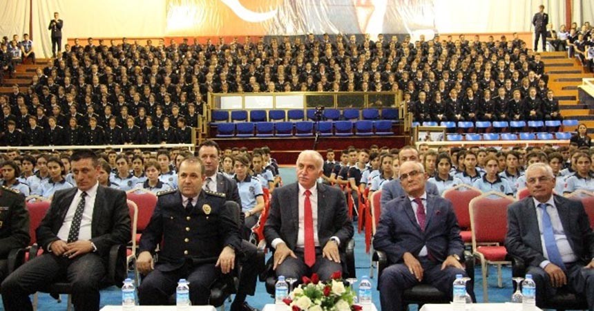 Polis öğrencileri de ders başı yaptı