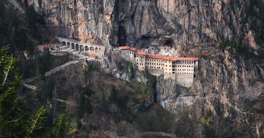 Sümela Manastırı'nda restorasyon belirsizliği Sümela Manastırı'nda restorasyon belirsizliği