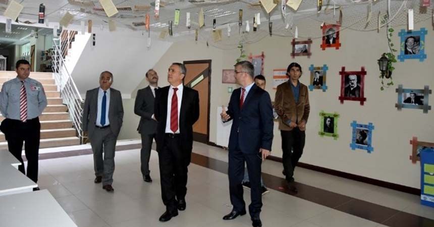 Rektör Bilgiç, devredilen binaları inceledi Rektör Bilgiç, devredilen binaları inceledi