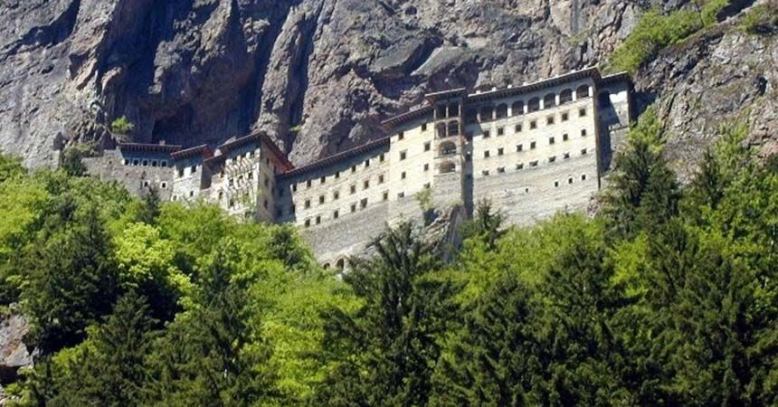 Sümela Manastırı'nda restorasyon 2 yıl sürecek Sümela Manastırı'nda restorasyon 2 yıl sürecek