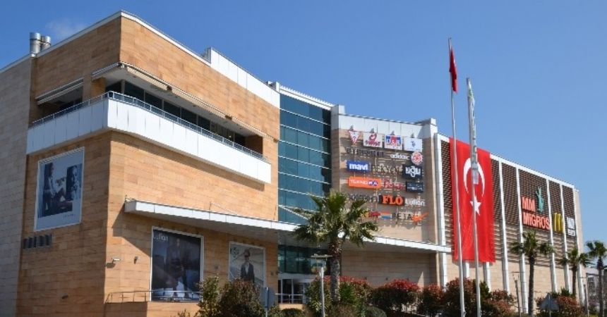 Yeşilyurt AVM’den üniversitelilere hediye