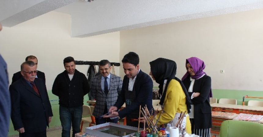 Tokat’ta ebru şenliği