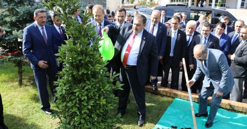 Bakan Eroğlu'dan 'yeşil yol' değerlendirmesi Bakan Eroğlu'dan 'yeşil yol' değerlendirmesi