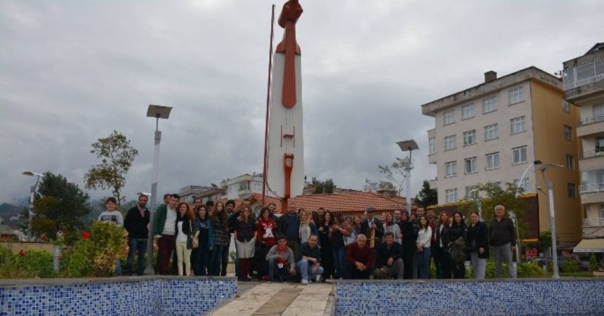 Kemençeyi görmeden gitmiyorlar! Kemençeyi görmeden gitmiyorlar!