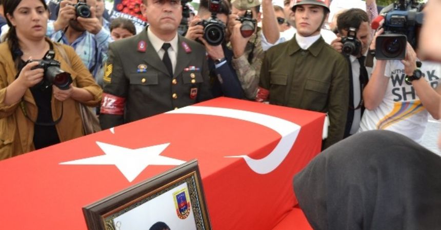 Ordu şehidini tekbirlerle uğurladı Ordu şehidini tekbirlerle uğurladı