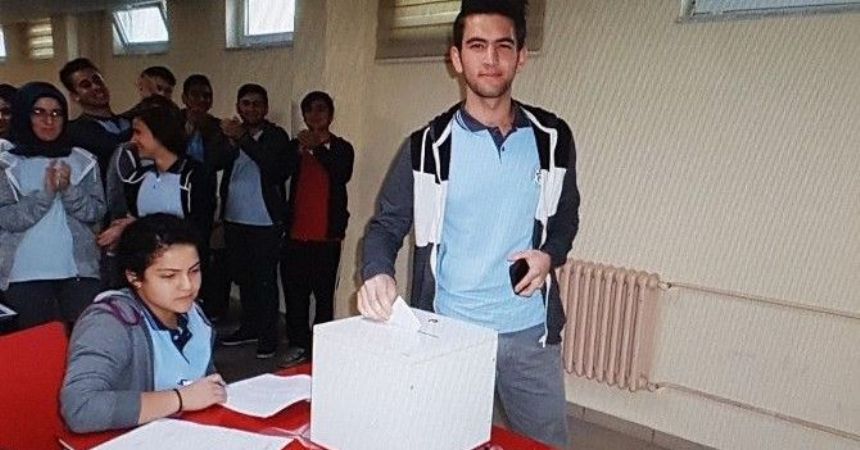Fen lisesinde başkanlık seçimi Fen lisesinde başkanlık seçimi