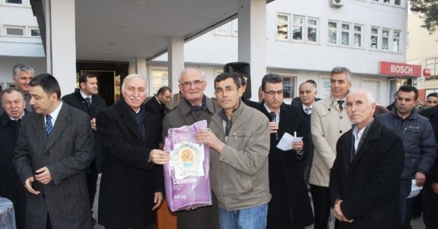 Büyükşehirden çiftçiye 300 bin TL’lik destek Büyükşehirden çiftçiye 300 bin TL’lik destek