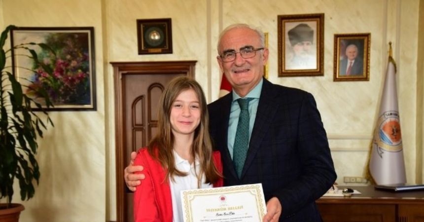 Yılmaz dansçıları ödüllendirdi