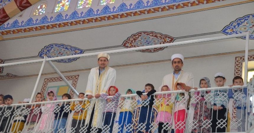 Minik yüreklerden cami ziyareti