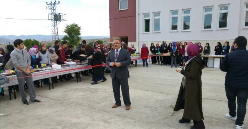 Mezuniyet yıllığı için kermes Mezuniyet yıllığı için kermes