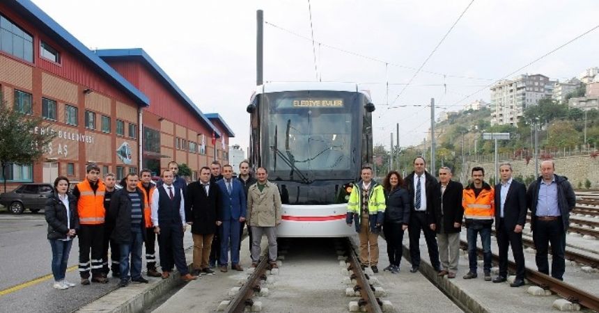 Yerli tramvay hizmet vermeye başladı Yerli tramvay hizmet vermeye başladı