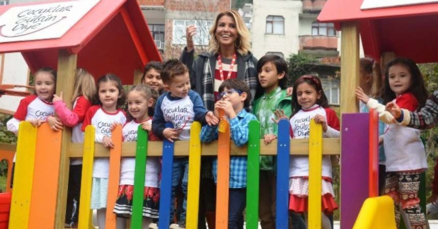 Gülben Ergen Fatsa’da anaokulu açtı Gülben Ergen Fatsa’da anaokulu açtı