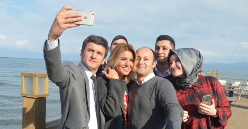Gülben Ergen Fatsalılar ile özçekim yaptı