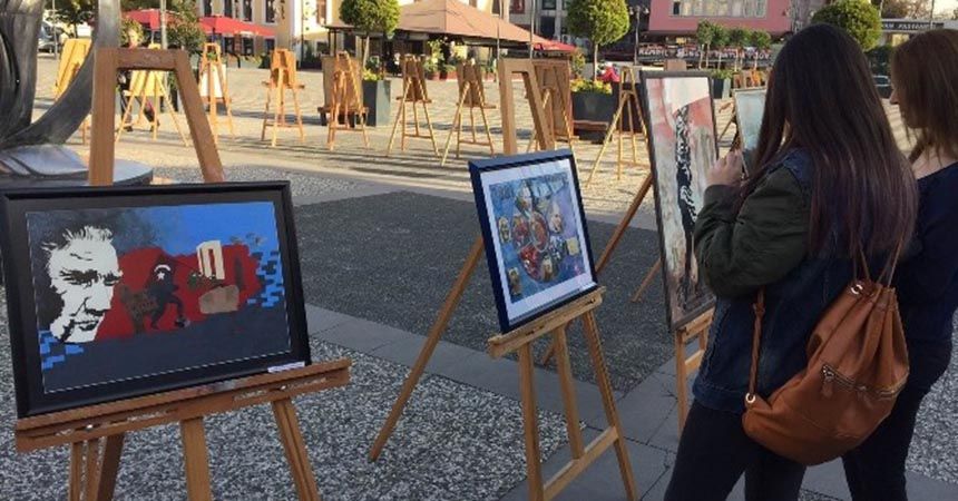 Atatürk sergisi beğeni topladı