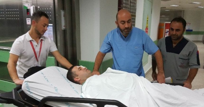 Hastaya müdahale eden doktoru hastanelik ettiler Hastaya müdahale eden doktoru hastanelik ettiler