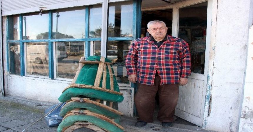 Eşekler gitti, semerler kaldı