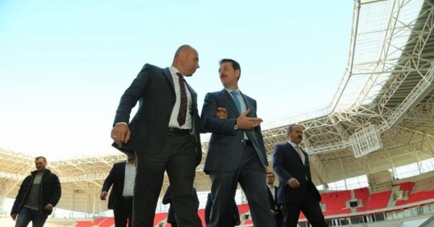 Başkanlar yeni stadı inceledi Başkanlar yeni stadı inceledi