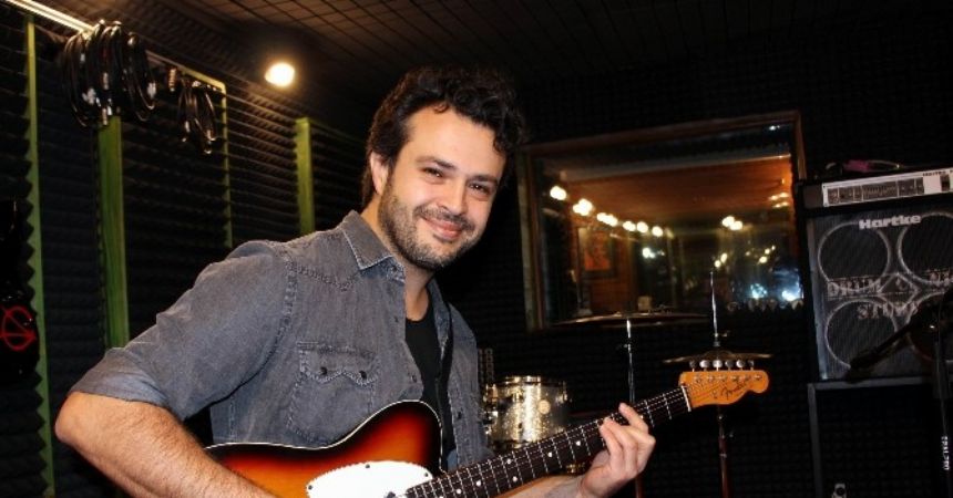 Plastik cerrahın klibine yoğun ilgi Plastik cerrahın klibine yoğun ilgi