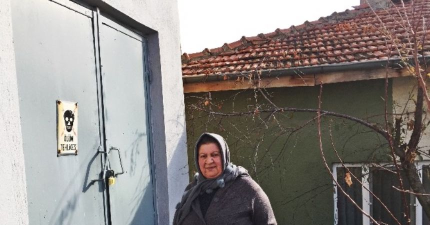 26 yıldır trafoyla yaşıyor 26 yıldır trafoyla yaşıyor