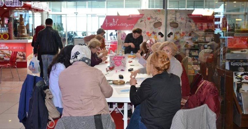 Hobi Atölyesi'nde marifetler sergileniyor