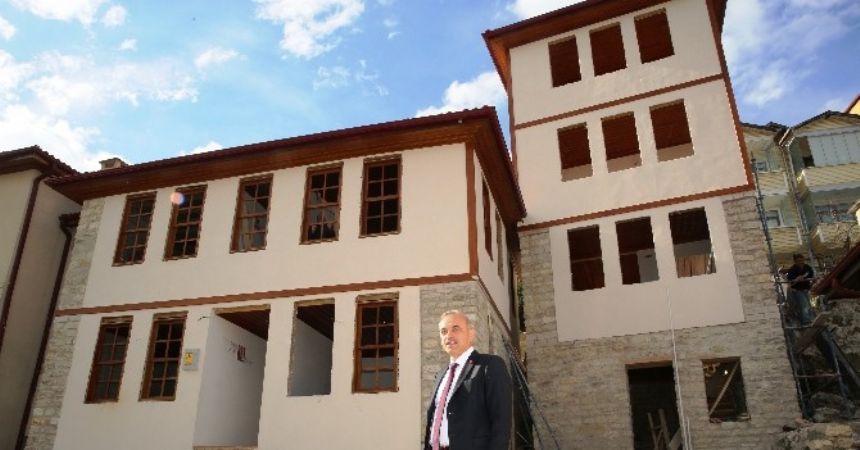 Ordu’da tarihi evler kurtarılıyor Ordu’da tarihi evler kurtarılıyor