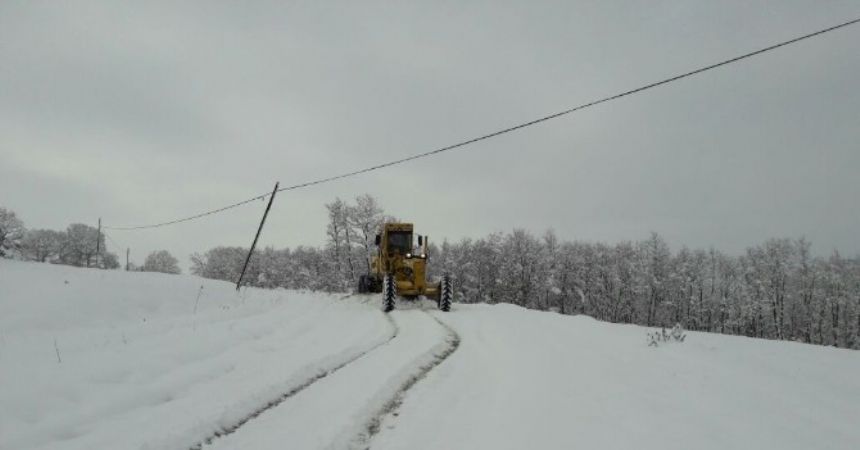 Kavak’ta kardan kapanan yollar açılıyor