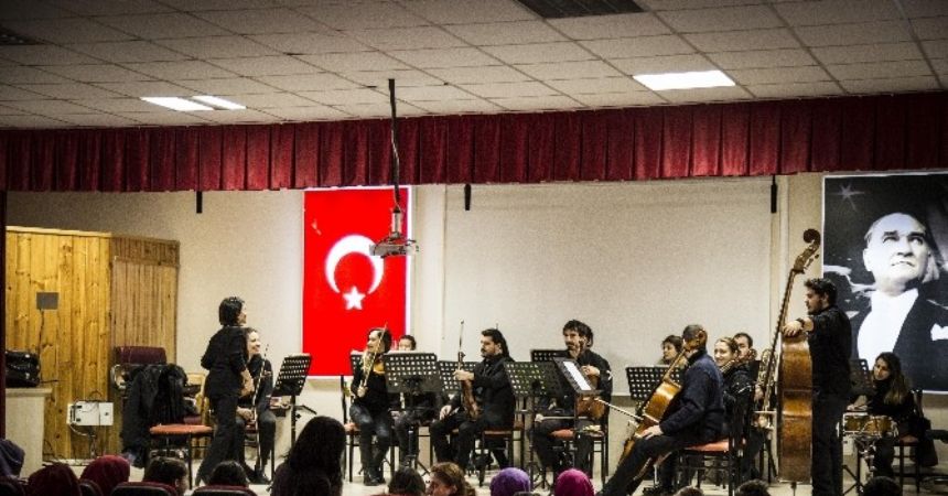 Lisede opera etkinliği