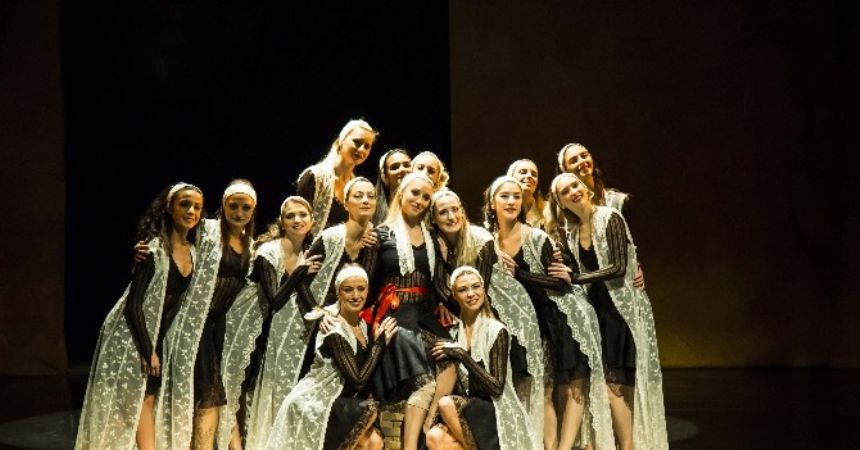 “Güldestan” yeniden sahnede