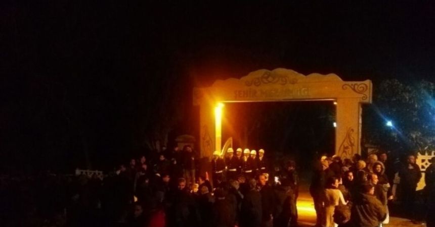 Şehit gencin cenazesi Sinop’a getirildi Şehit gencin cenazesi Sinop’a getirildi