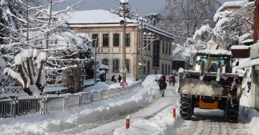 Şebinkarahisar'da eğitime kar engeli Şebinkarahisar'da eğitime kar engeli