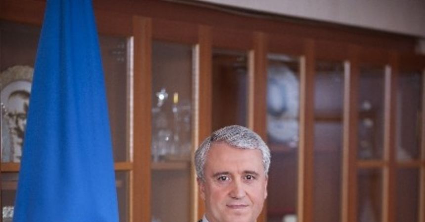 AÖF öğrencilerine 'üç ders' müjdesi AÖF öğrencilerine 'üç ders' müjdesi