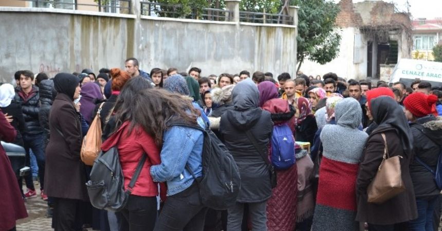 Arkadaşları Sina Nur için gözyaşı döktü Arkadaşları Sina Nur için gözyaşı döktü