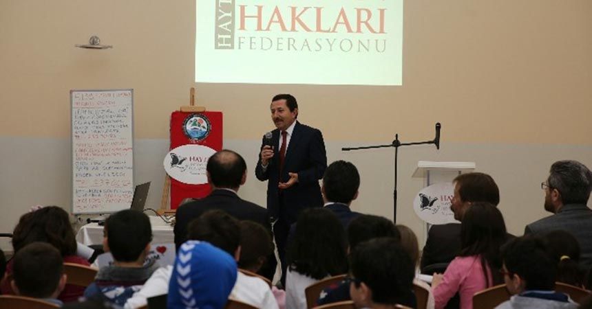 Öğrencilere ‘hayvan sevgisi’ aşılandı Öğrencilere ‘hayvan sevgisi’ aşılandı