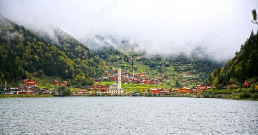 Uzungöl’ün temizliği için harekete geçildi Uzungöl’ün temizliği için harekete geçildi