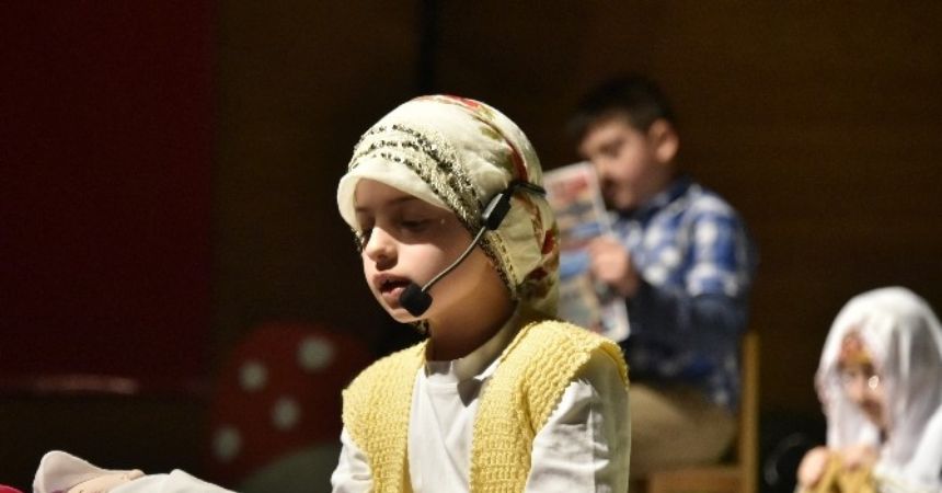 Minikler masal anlattı, büyükler dinledi Minikler masal anlattı, büyükler dinledi