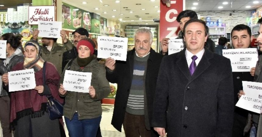 'Sessiz ayakta duruyorum’ eylemi 'Sessiz ayakta duruyorum’ eylemi
