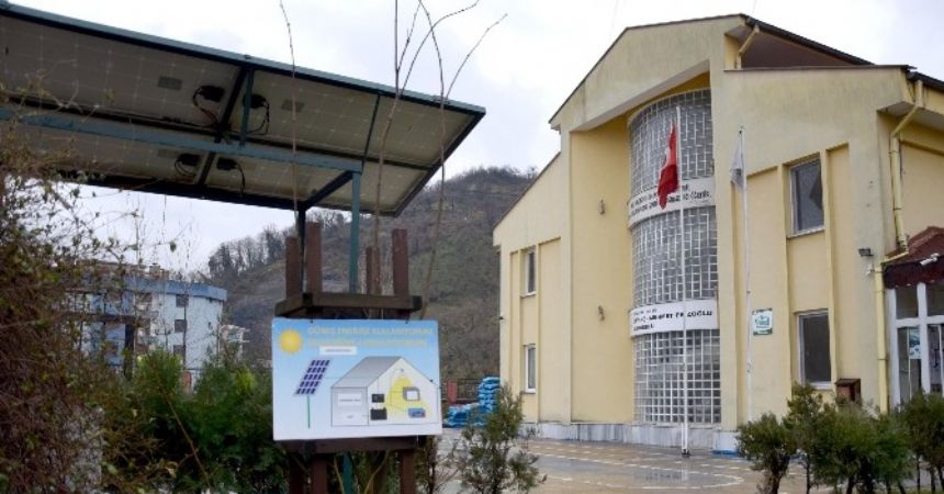 Bu okul elektriğini kendisi üretiyor Bu okul elektriğini kendisi üretiyor