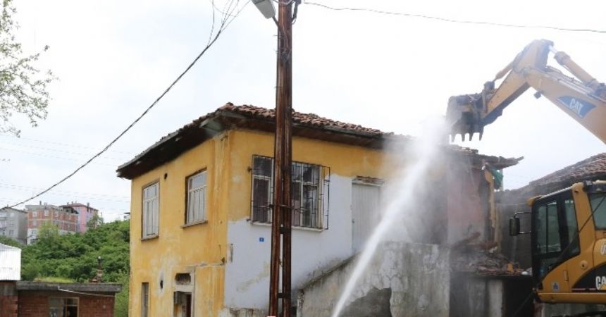 Ordu’da 270 bina yıkıldı Ordu’da 270 bina yıkıldı