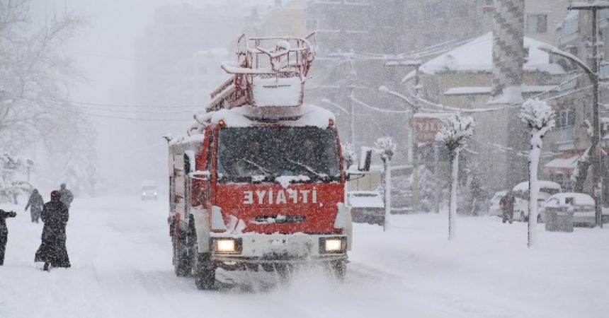 Çayeli’nde karla mücadele sürüyor Çayeli’nde karla mücadele sürüyor