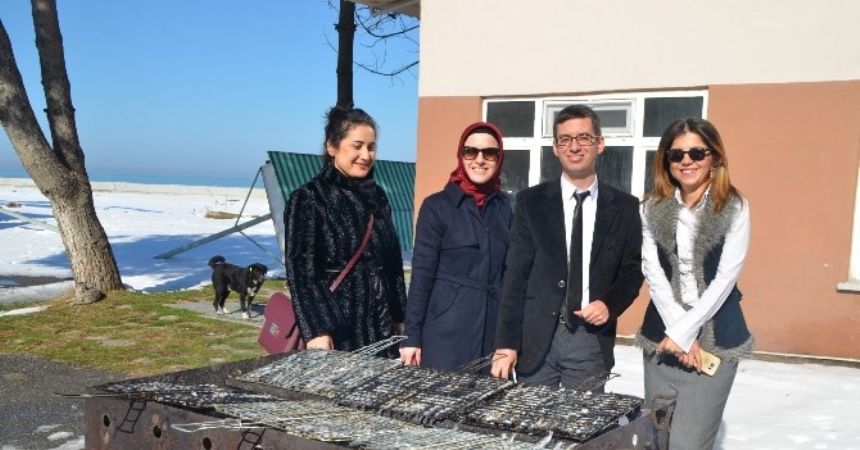Alaçam’da hamsi partisi